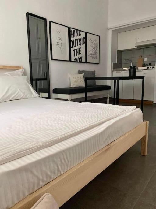 3-Bedroom Central, Spacious And Bright Apartment. Heraklion  Екстер'єр фото