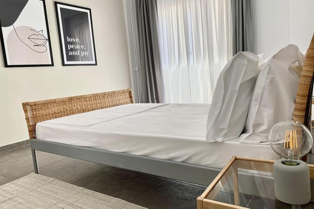 3-Bedroom Central, Spacious And Bright Apartment. Heraklion  Екстер'єр фото