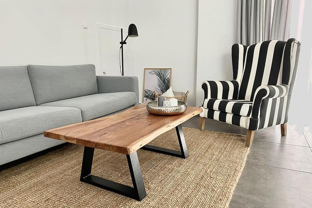 3-Bedroom Central, Spacious And Bright Apartment. Heraklion  Екстер'єр фото